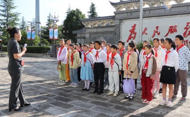 “小小普法员”来了！丽江中院“利剑护蕾”传递法治力量